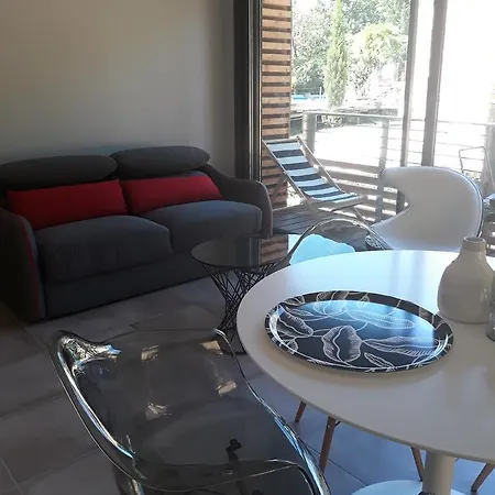 펜션 Les Villas Des Jardins De La Fontaine 사흘라 라 카네다