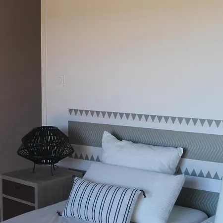 Les Villas Des Jardins De La Fontaine 펜션 사흘라 라 카네다