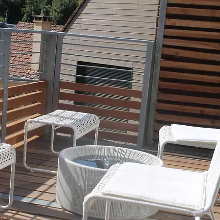 Les Villas Des Jardins De La Fontaine 펜션 *